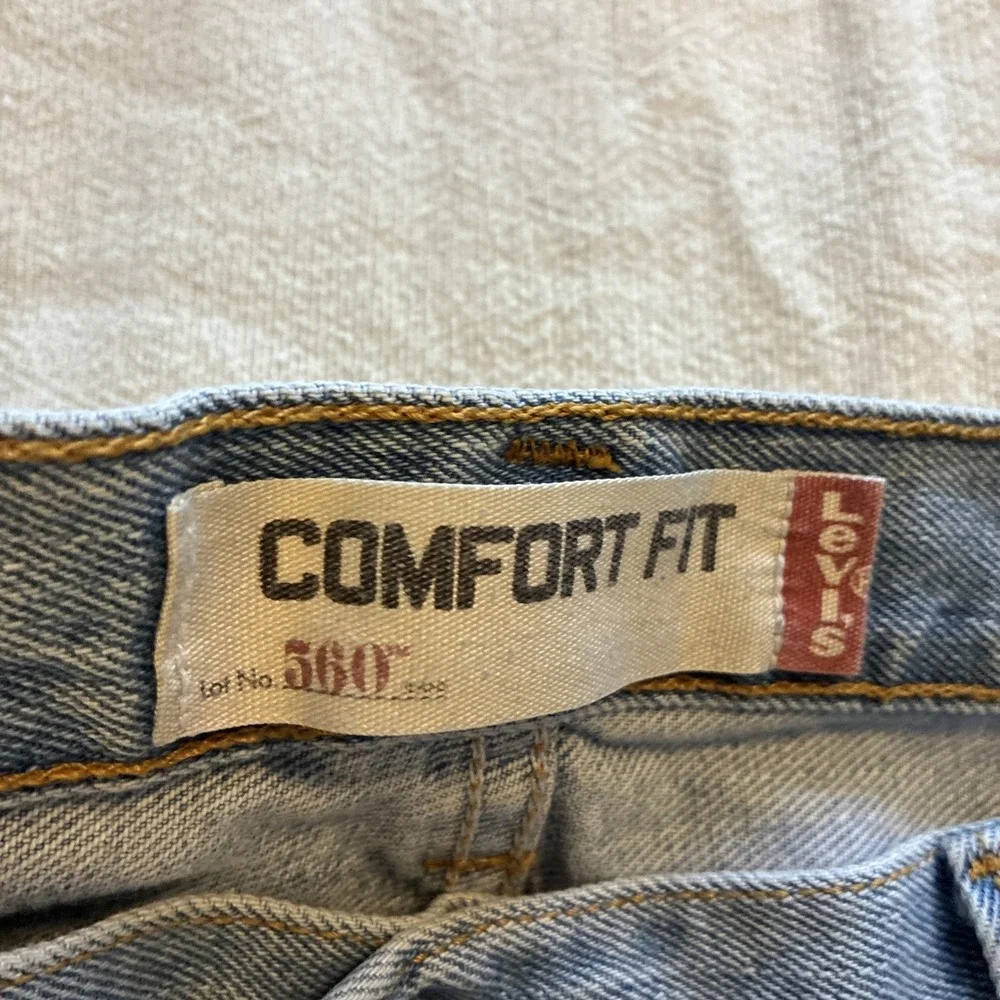 VTG‎ Levi's Mens Jeans 560 36 x 30* Comfort Fit Light Blue Tapered Leg Y2K